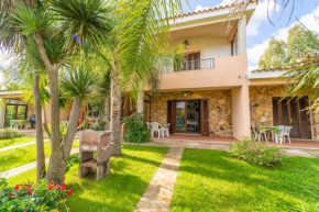 ISS Travel, Villa Fiorita - 800 m from La Cinta beach San Teodoro